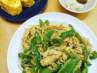 青椒炒肉+番茄蛋捲+梅漬蘿蔔