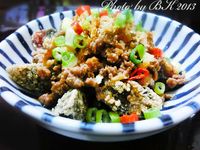 【龜甲萬樂享醍醐味】牛肉醬淋炸皮蛋