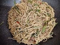 沙茶羊肉炒麵