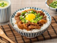 日式月見牛肉丼【李錦記日式照燒烤肉醬】
