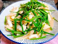 韭菜花炒花枝