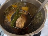 剝皮辣椒雞湯