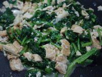 菠菜炒豆皮