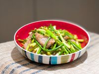 蒜花炒肉