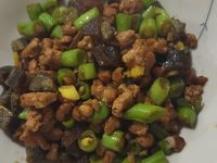 皮蛋肉末炒四季豆