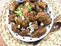 一鍋到底的經典料理『港式玫瑰油雞』