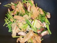 芹菜炒豆包