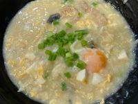 三色蛋煲瘦肉粥