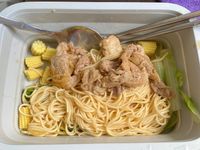 洋蔥炒肉乾拌麵