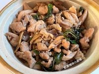 雞腿肉佐九層塔🎶