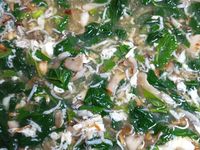 吻仔魚地瓜葉舞菇羹湯
