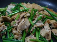 韭菜花炒豆包