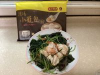 青菜配湯包