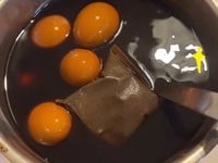 慢慢吃茶葉蛋