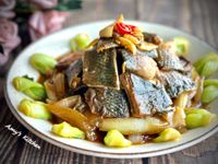 三杯虱目魚皮 / 家常菜