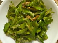 肉絲炒翼豆