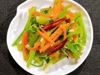 椒麻涼拌芹菜(五辛素)