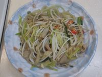芹菜炒鵝腸