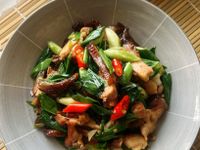 臘雞腿炒蒜苗