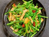 韭菜花炒肉絲