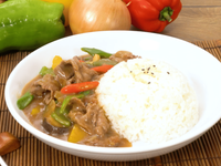 青椒牛肉燴飯｜一鍋到底輕鬆搞定一餐