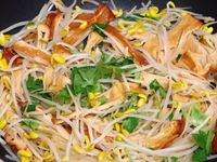 黃豆芽炒煙燻豆皮