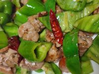 懶人雞腿肉炒青椒