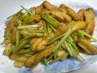 芹菜炒甜不辣