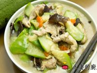 人妻的廚房--絲瓜燴肉片
