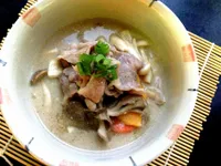 香濃牛肉菇菇味噌豆漿鍋