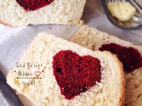 [情人節系列]紅絲絨藏心吐司 Red Velvet Hidden Heart Toast 