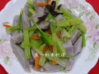 家常菜-芹菜炒芋頭