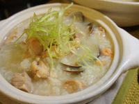深夜食堂：蛤蠣雞腿砂鍋粥(蝦米爆香版)