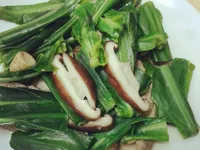 隨緣擇食。炒山蘇肉絲