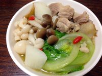 ［秋涼食補］麻油雞湯（麵）