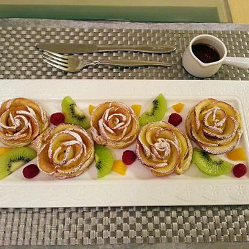 甜甜一起做了酥皮玫瑰蘋果派【HOLA幸福食堂】