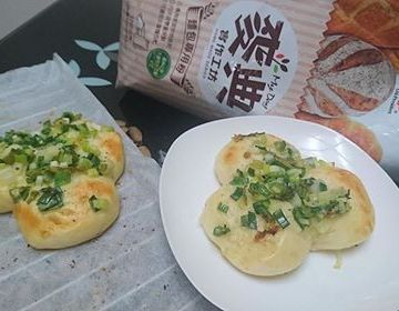 尾章一起做了蔥花麵包  【麥典實作工坊麵包專用粉】