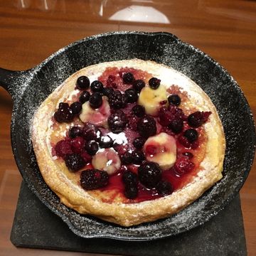 Grace Hsieh一起做了草莓藍莓荷蘭鬆餅(Dutch Baby)