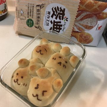 全職媽媽瘋料理一起做了簡單揉「小熊甜筒麵包」夏日裡的療癒麵包♪