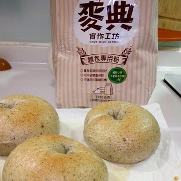 lisa一起做了伯爵茶檸檬奶霜貝果【麥典麵包專用粉】