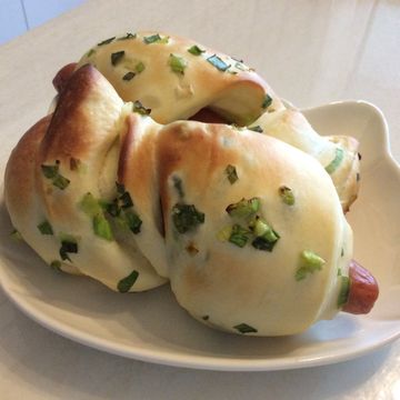 Pigleg Huang一起做了德國香腸捲湯種麵包
