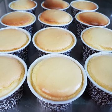 思步頁一起做了檸檬小杯子蛋糕～不會消風烤法