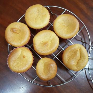 Arimi一起做了蜂蜜軟Q杯子蛋糕