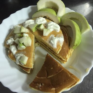 Melinda一起做了簡易鬆餅 （平底鍋製作）