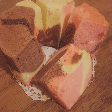 劉佳妮一起做了迷彩三色戚風蛋糕