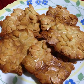 波多魚其實是貓一起做了杏仁瓦片