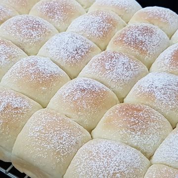 Pinjun Lee一起做了超鬆軟煉乳餐包