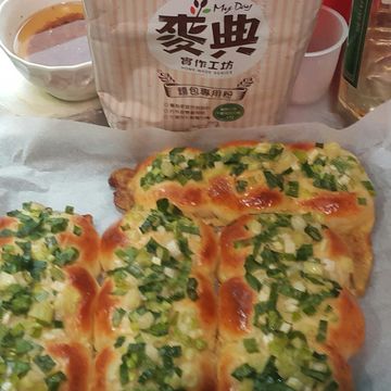 張草莓一起做了蔥花麵包  【麥典實作工坊麵包專用粉】