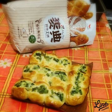 Panda一起做了蔥花麵包  【麥典實作工坊麵包專用粉】