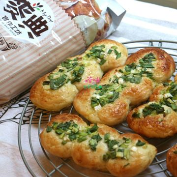 塔咪的生活狂想曲一起做了蔥花麵包  【麥典實作工坊麵包專用粉】